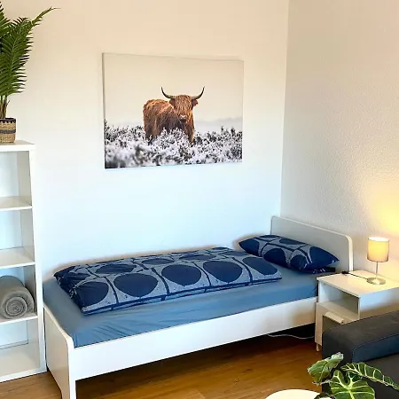 Grosszuegiges Mit Ausblickg, Ruhig Gelegen Und 5 Min Zur Autobahn Apartamento *